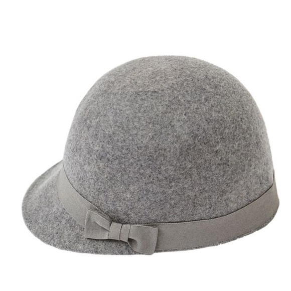 Zara Other - Zara girls soft gray felt hat with bow.